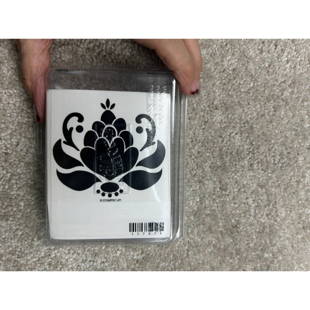Stampin Up Floral Medallion 117024 Wood Mount Rubber Stamp Scroll Damask USA